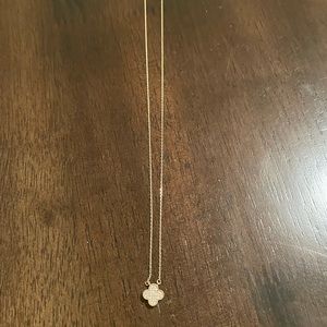 Gold clover necklace